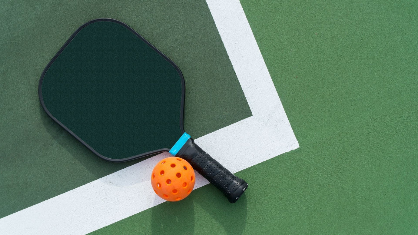 How to Choose the Right Pickleball Paddle: A Comprehensive Guide
